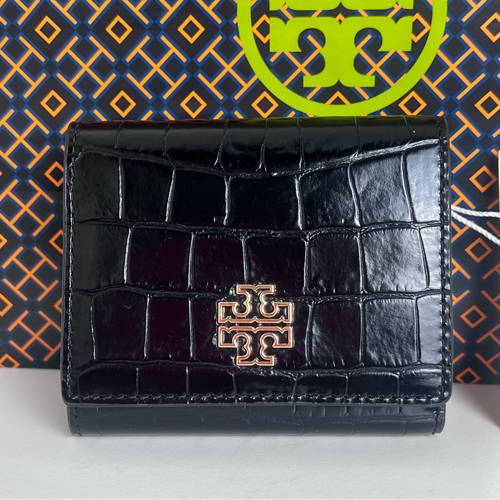 NWT Tory Burch Black Croc-Embossed Wallet